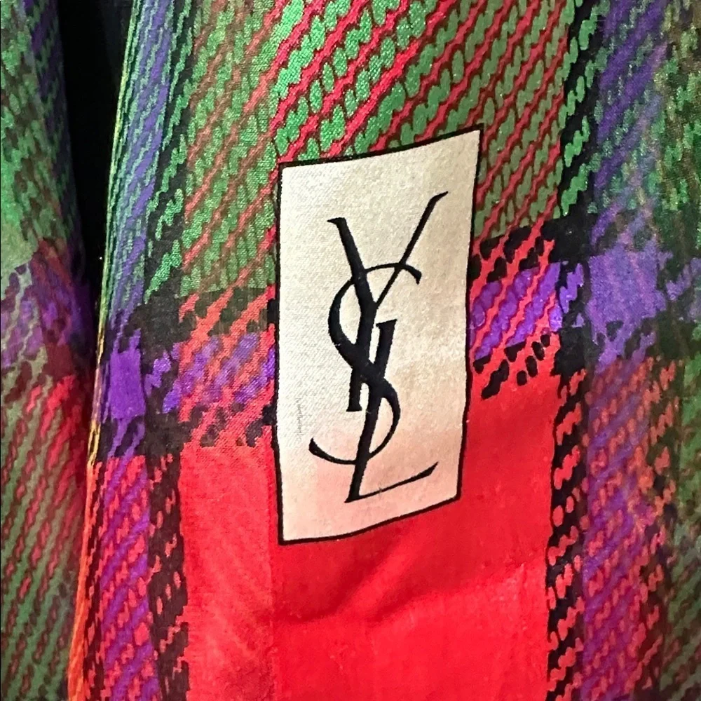 Yves Saint Laurent vibrant ysl